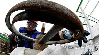 Aumento de precios del crudo continuará por sanciones a Rusia que impactan en el mercado