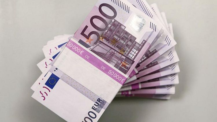 اليورو يقفز بعد إشارات من مسؤولي المركزي الأوروبي عن التشديد النقدي وهبوط الدولار