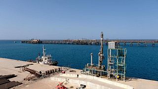 بيان: مؤسسة النفط في ليبيا تعلن القوة القاهرة في مينائين وحقل نفطي