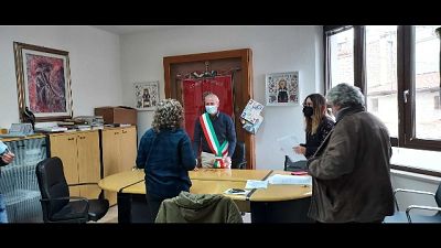 La gioia per la cittadinanza s'infrange sulle bombe in Ucraina La gioia per la cittadinanza s'infrange sulle bombe in Ucraina