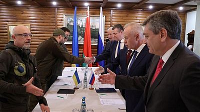 مفاوض روسي: أحرزنا تقدما بخصوص إقامة ممرات إنسانية للمدنيين الأوكرانيين