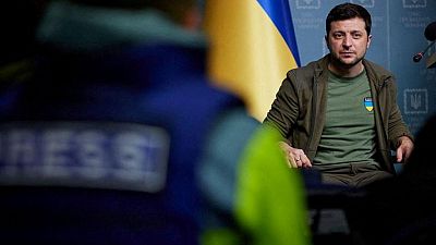 الرئيس الأوكراني يحث الروس على الاحتجاج على الهجوم على محطة نووية