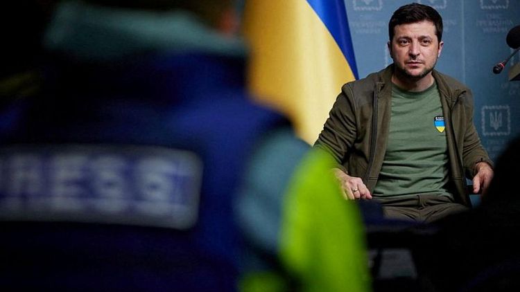 الرئيس الأوكراني يحث الروس على الاحتجاج على الهجوم على محطة نووية
