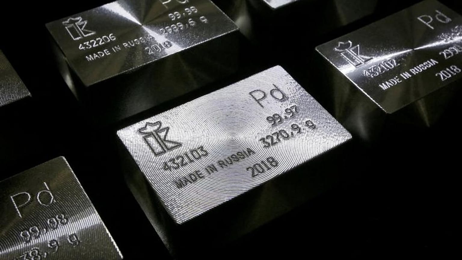 Palladium propelled to record highs by Russia supply concerns
