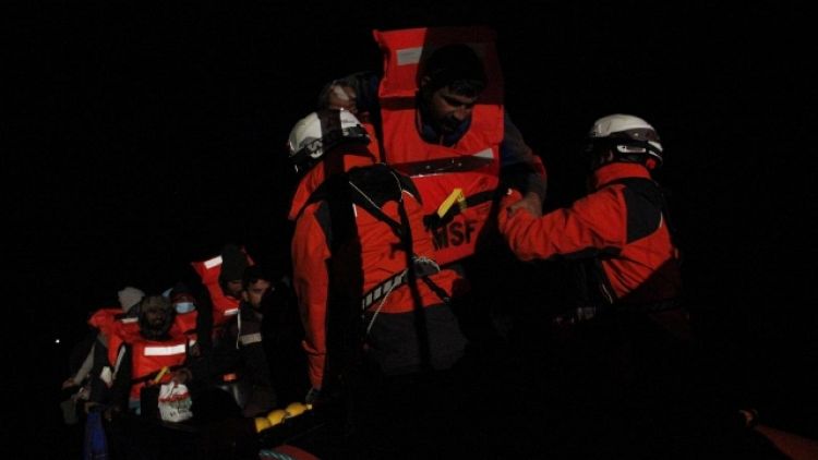 Salgono a 111 i profughi a bordo dell'imbarcazione della Ong
