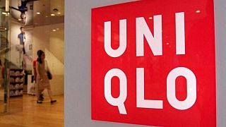 Propietario de Uniqlo se queda en Rusia mientras Netflix y AMEX rompen sus vínculos