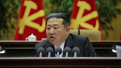 زعيم كوريا الشمالية يدعو لزيادة الحملات الأيديولوجية وسط "أصعب التحديات"