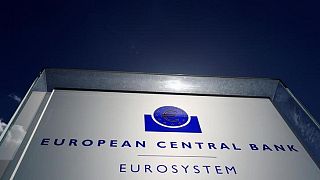 MERCADOS GLOBALES-Bolsas caen por dato de inflación de EEUU y comunicado del BCE