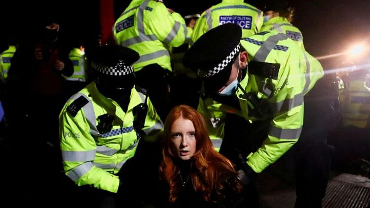 La policía londinense impidió ilegalmente la vigilia de una mujer asesinada -tribunal