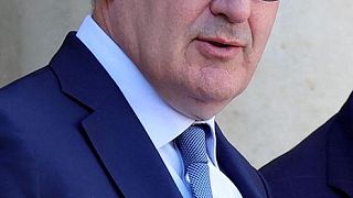 رئيس الوزراء: فرنسا توافق على منح المسنين جرعة رابعة من لقاحات كورونا