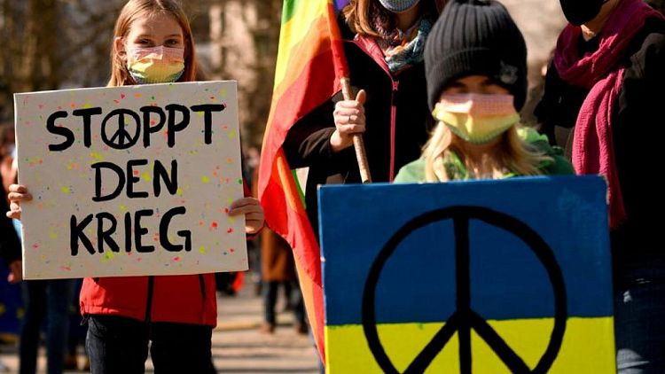 Miles de personas protestan en Berlín contra la guerra en Ucrania