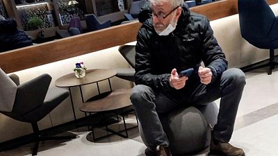 رؤية رجل الأعمال الروسي أبراموفيتش في مطار بن جوريون قبل إقلاع طائرة رؤية رجل الأعمال الروسي أبراموفيتش في مطار بن جوريون قبل إقلاع طائرة