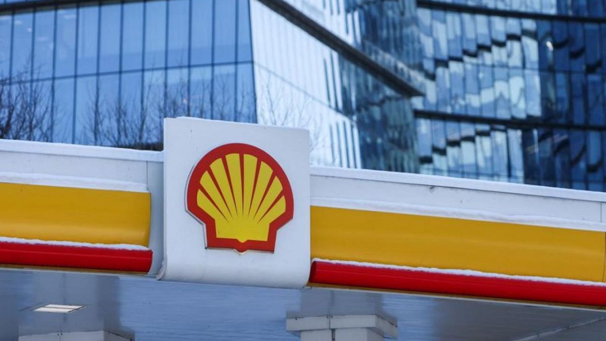 Shell directors may face lawsuit over climate transition plans Euronews