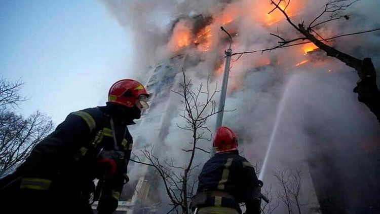 Kiev impone toque de queda por aumento de bombardeos que dejan al menos cuatro muertos