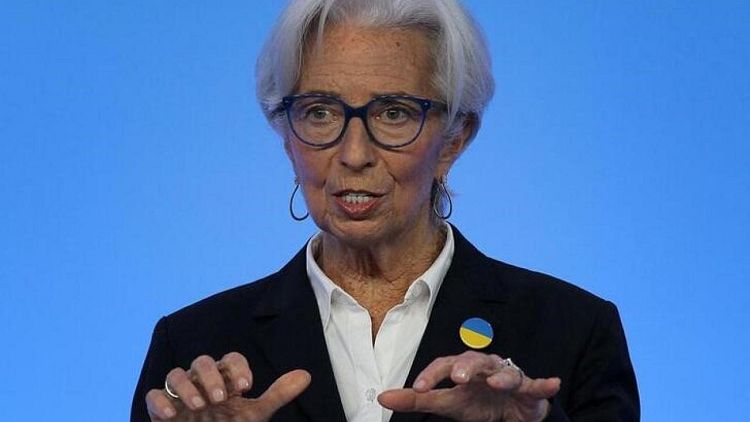 La zona euro se encamina a un sólido crecimiento a pesar de la guerra en Ucrania: Lagarde