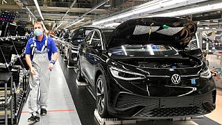 La UE interviene a fabricantes de automóviles de todo el mundo; Reino Unido anuncia investigación La UE interviene a fabricantes de automóviles de todo el mundo; Reino Unido anuncia investigación