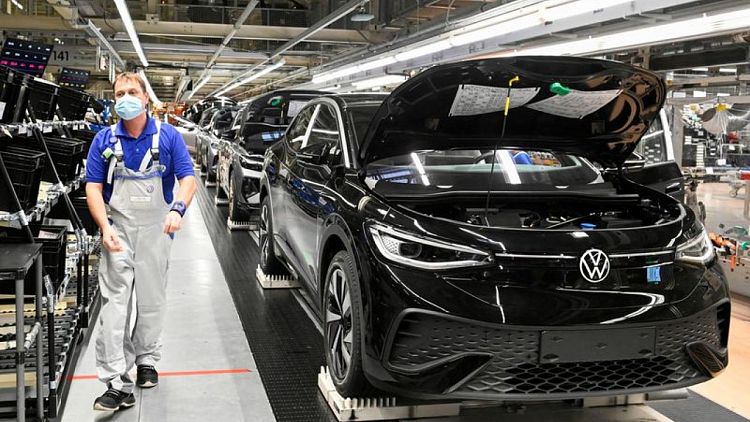 La UE interviene a fabricantes de automóviles de todo el mundo; Reino Unido anuncia investigación