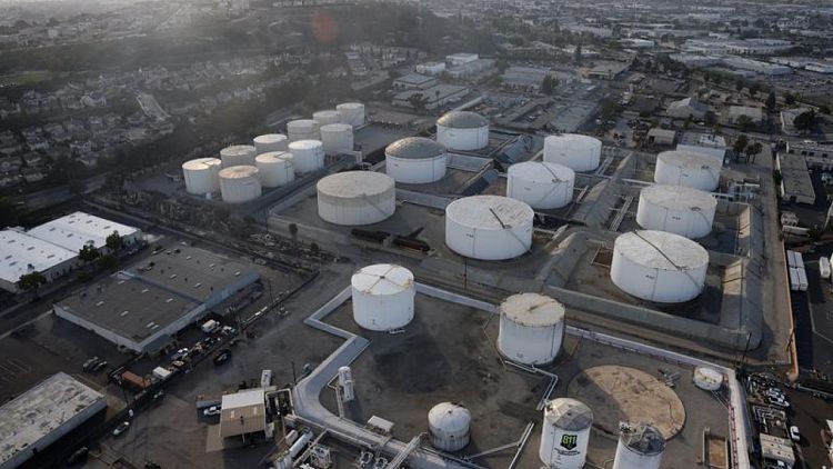 Inventarios de crudo en EEUU aumentan de forma inesperada, los de combustibles caen: EIA