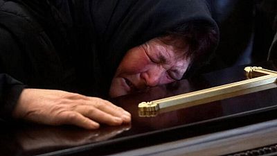 Rusia y Ucrania hablan de concesiones y Putin dice operación va "según lo planeado"