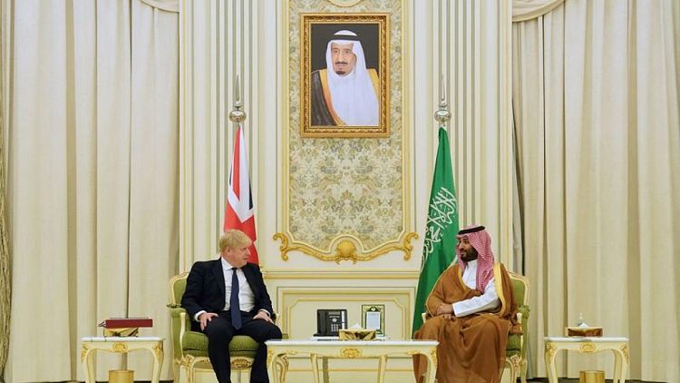 وكالة: ولي العهد السعودي يلتقي برئيس الوزراء البريطاني في الرياض