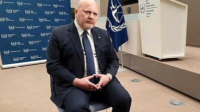El fiscal de la Corte Penal Internacional visita Ucrania y se reúne de manera virtual con Zelenski