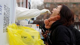 الصين تسجل 1317 إصابة جديدة بفيروس كورونا