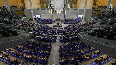 Zelenski insta a Alemania a derribar el muro que divide a la Europa libre de la no libre