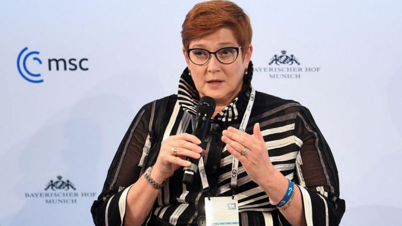 أستراليا تفرض عقوبات على مليارديرين روسيين على صلة بقطاع التعدين
