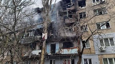 مسؤول: استمرار جهود الإنقاذ بعد قصف موقع عسكري جنوب أوكرانيا