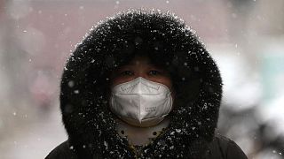 الصين تسجل 1737 إصابة جديدة بفيروس كورونا