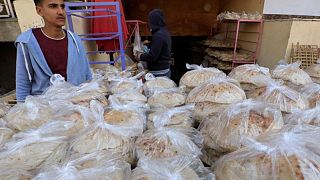 رئيس الوزراء المصري يحدد سعر بيع الخبز الحر