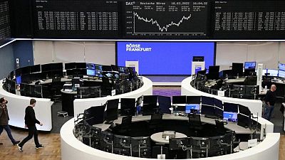 European shares edge higher on boost from banks, energy