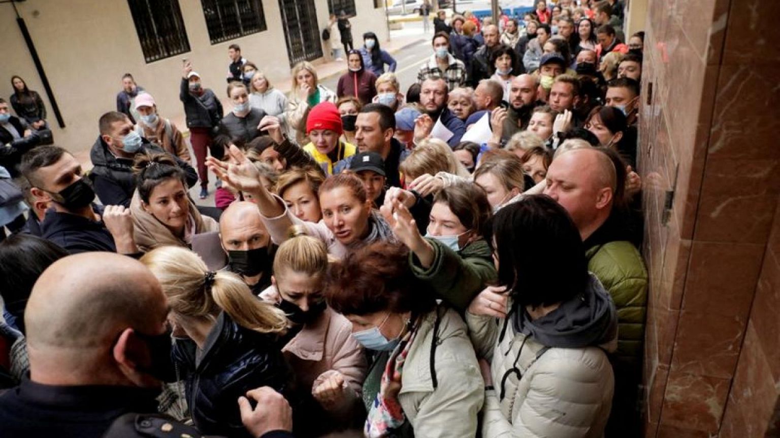 Más de 3,5 millones de personas han huido de Ucrania según ACNUR