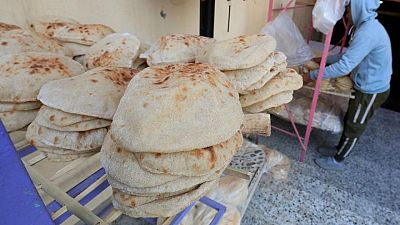 Egyptian prime minister sets fixed price for unsubsidised bread Egyptian prime minister sets fixed price for unsubsidised bread