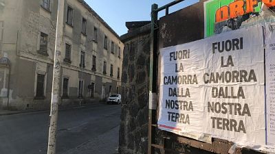 Affissi a Frattamaggiore, venerdì iniziativa popolare ' Pizze an
