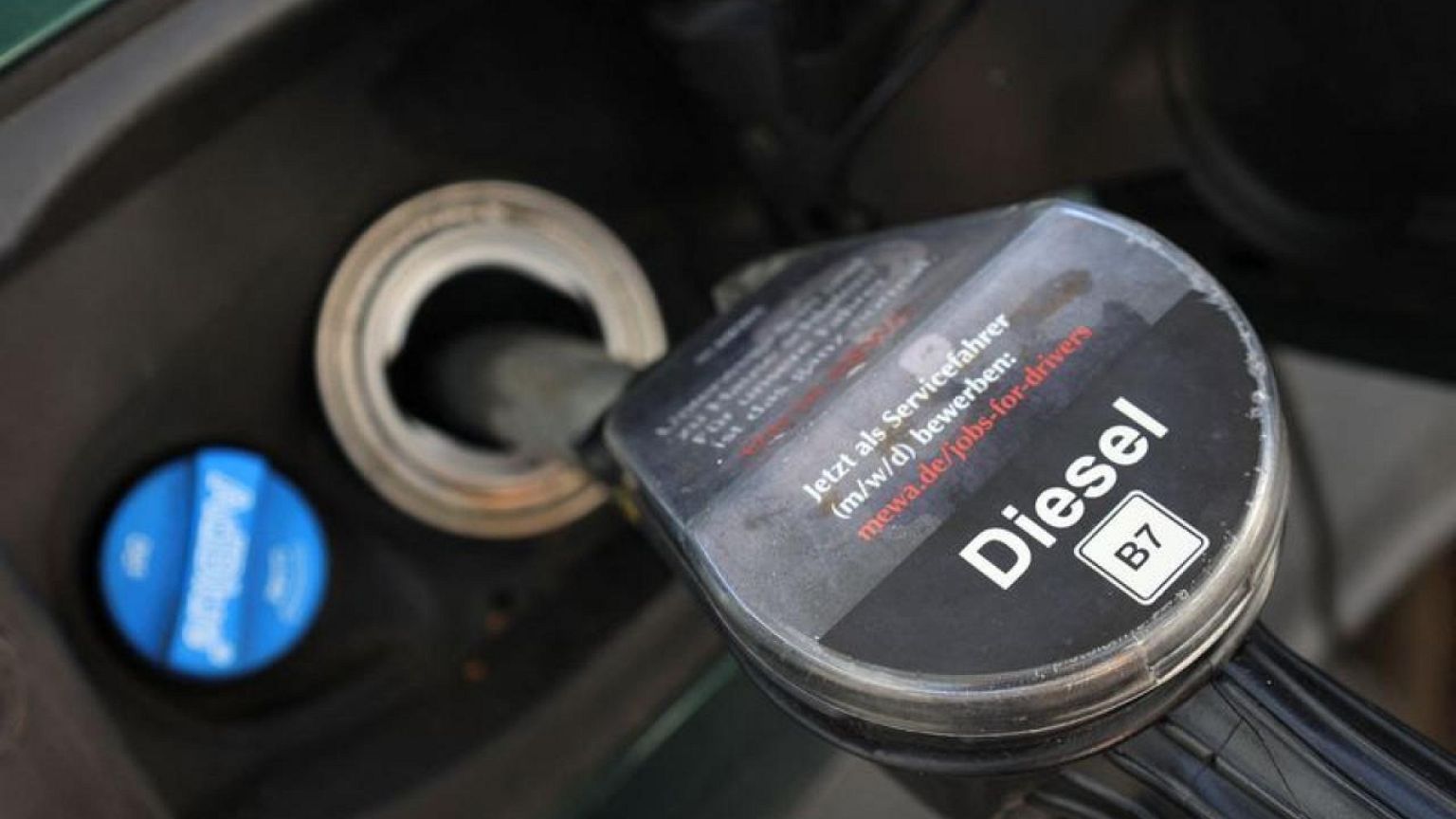 La escasez de gasóleo en Europa amenaza con frenar el crecimiento económico