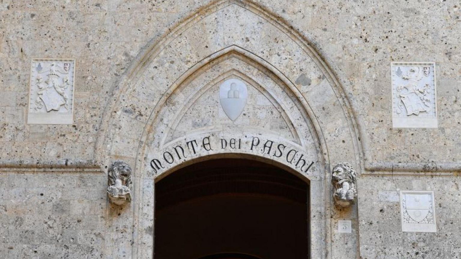 Monte dei Paschi puts finishing touches to $2.4 billion share sale -sources