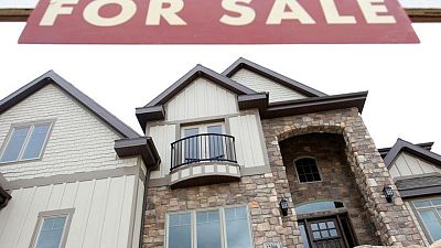Ventas de casas nuevas EEUU caen inesperadamente ante alza de tasas hipotecarias y precios