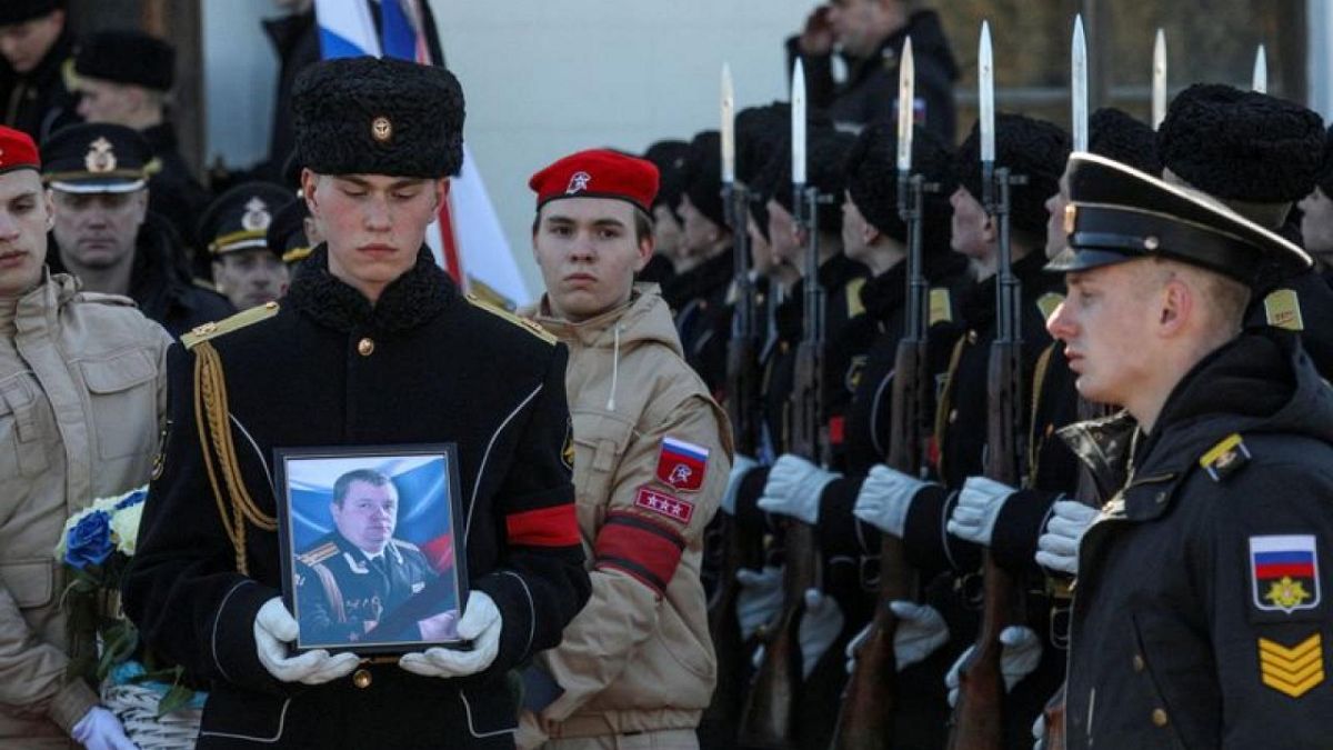 جنازة اندريه بالي وهو كابتن من الدرجة الأولى ونائب قائد الأسطول الروسي في البحر الأسود في سفاستوبول بالقرم. 2022/03/23