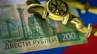 La exigencia rusa de pagar el gas en rublos desconcierta a los compradores de Asia