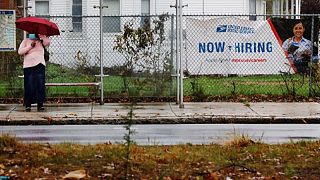 Solicitudes semanales beneficios desempleo EEUU aumentan; cae productividad en primer trimestre