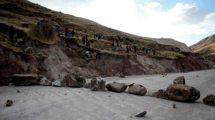 Perú aprueba expansión de mina de cobre Las Bambas, pese a disputas con pobladores locales