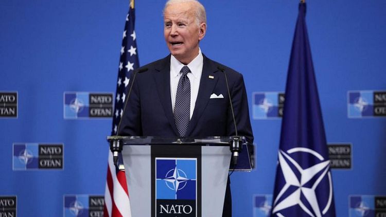 Biden dice que EEUU responderá si Rusia usa armas químicas