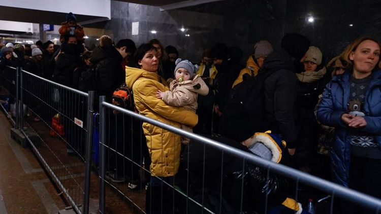 U.S. to accept up to 100,000 Ukrainians fleeing war -sources