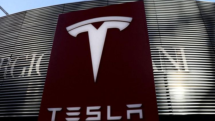 Tesla retira 947 vehículos en EEUU por un fallo en el retrovisor -NHTSA