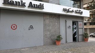 السفارة البريطانية في لبنان تشعر "بقلق عميق" إزاء إغلاق حسابات مصرفية