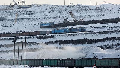 Europa y Asia se apresuran a buscar nuevas fuentes de carbón antes del embargo a Rusia