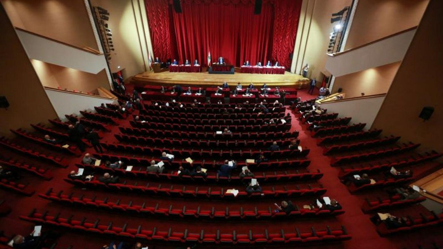 Lebanese parliament to debate capital control law