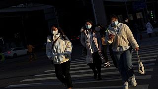 الصين تسجل 1293 إصابة جديدة بفيروس كورونا