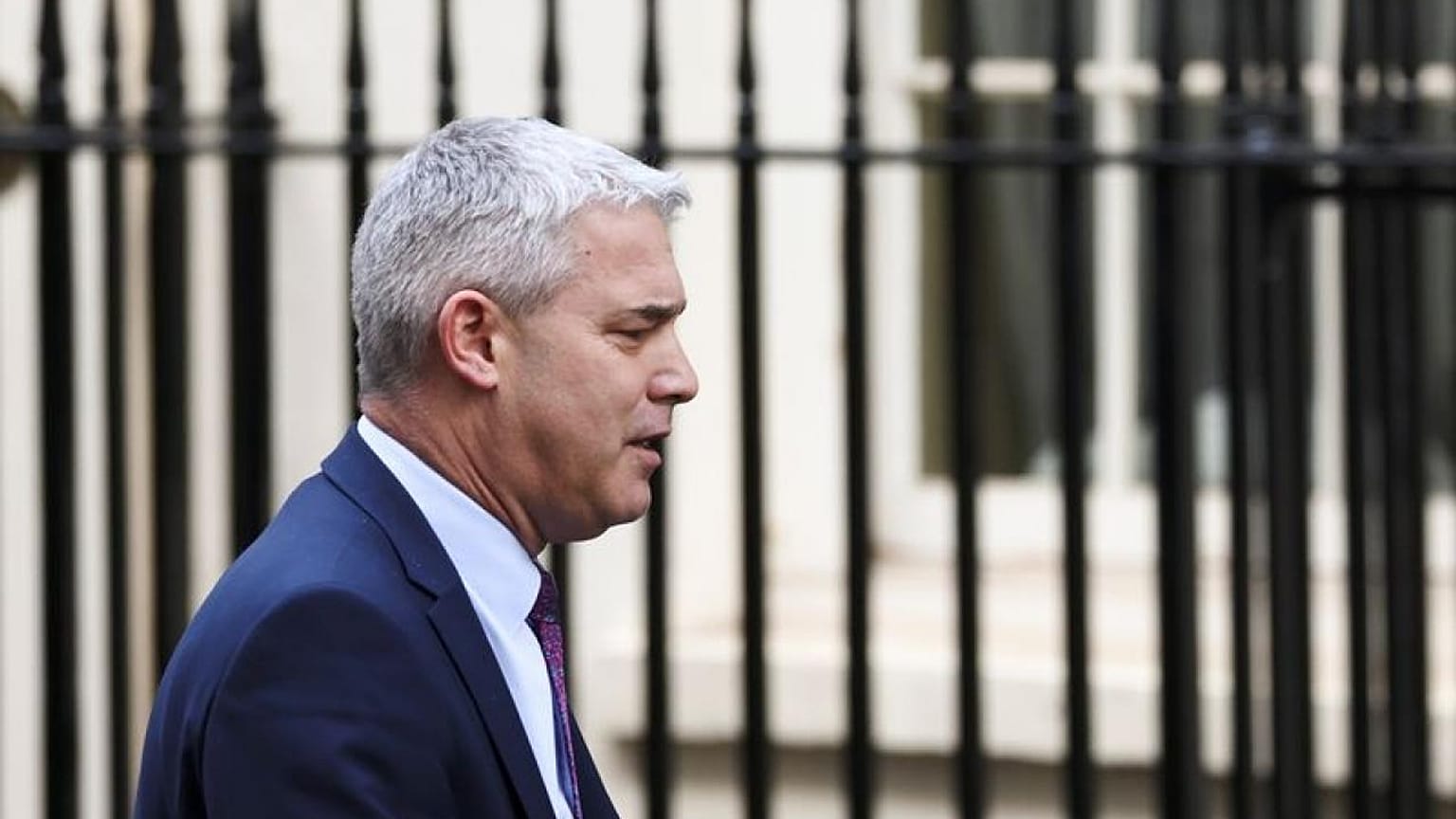 UK govt says public sector must review Russian ties including energy contracts